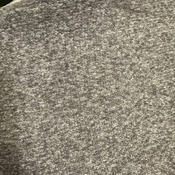 Gray Knit Triangle Scarf Shawl Soft Wool-Blend Wrap - Picture 4 of 4